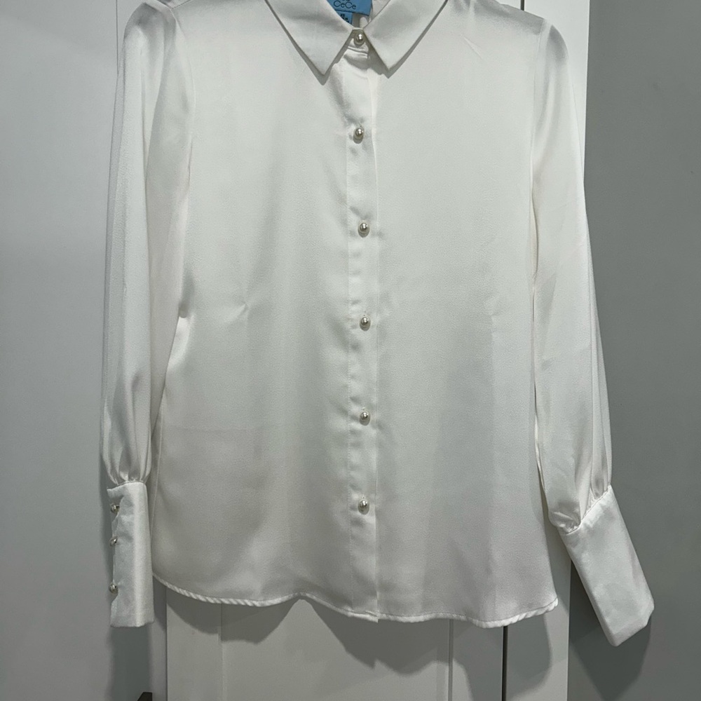 CeCe White Long Sleeve Button Down Blouse